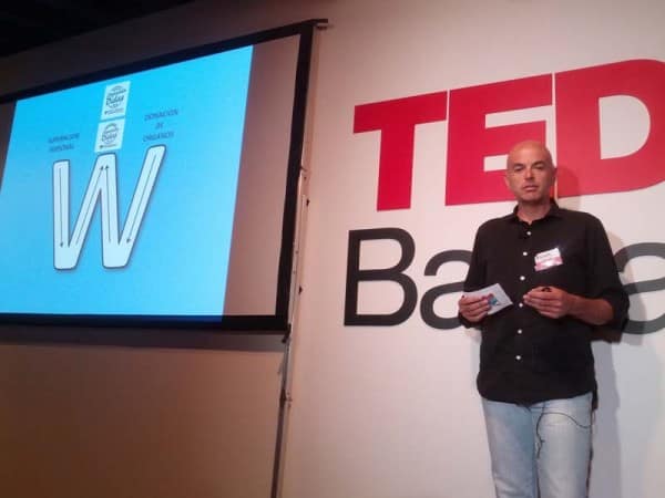 Eduardo Rangel «Donando Vidas»
Guao 8 maratones en 4 días. Rebajar 55 kilos. 10.000 donantes en menos de 5 meses. Si para hacer eso no requieres motivación y constancia no se que se necesita.
¡Me quito el sombrero!